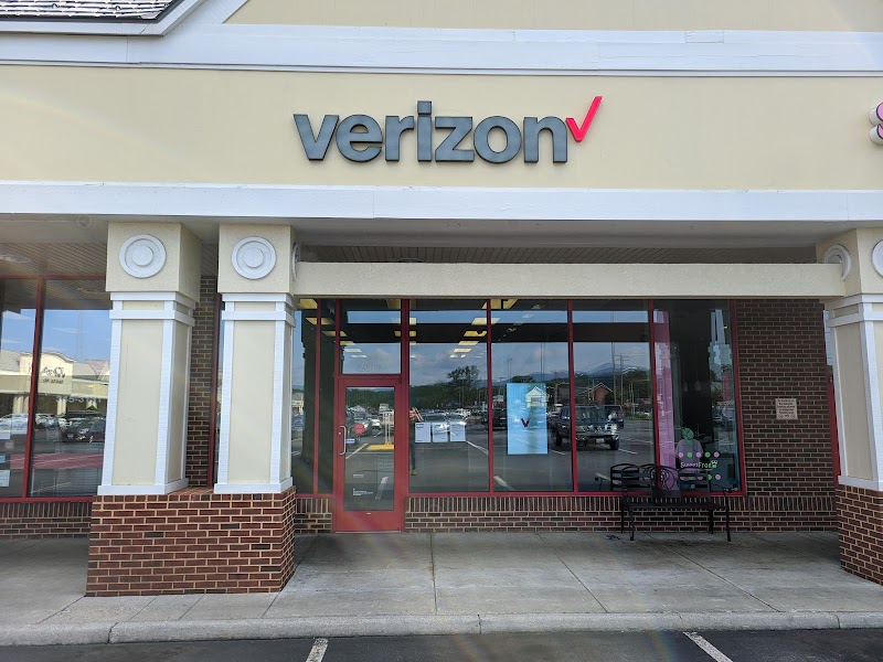 Verizon (2) in Roanoke VA